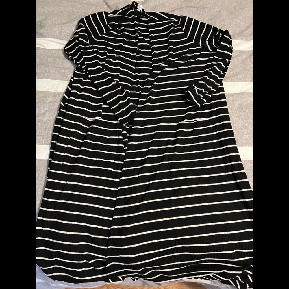 LuLaRoe Sarah cardigan